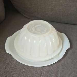 Vintage TUPPERWARE JELL N SERVE with Instruction Booklet 3 Molds With Lid